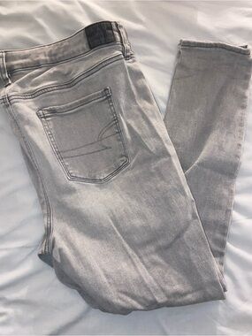 American Eagle Light Gray Women's 16 Short Distressed High Rise Jegging